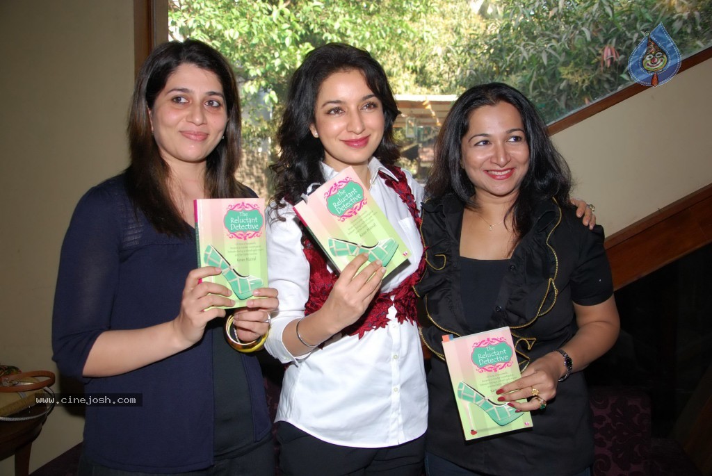 Tisca Chopra at Kiran Manral Book Launch - 9 / 23 photos