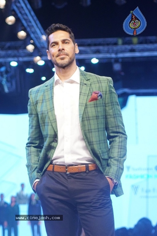 Van Heusen GQ Fashion Nights 2017 - 13 / 52 photos