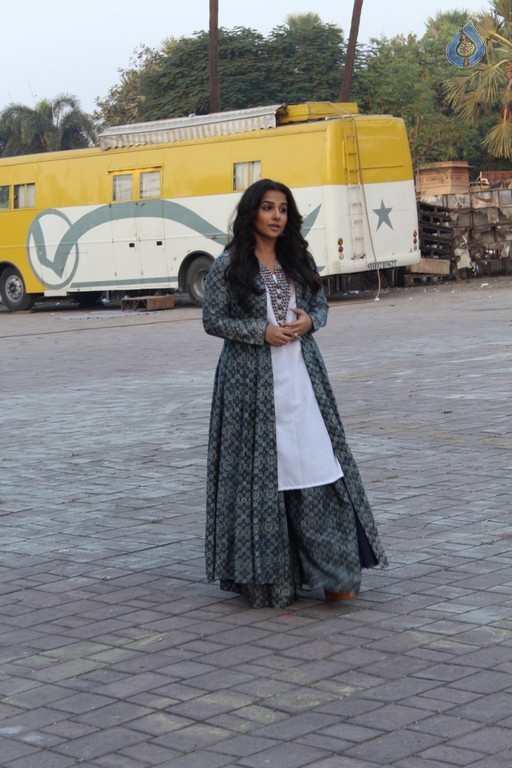 Vidya Balan at Kahani 2 Promo Shoot - 14 / 25 photos