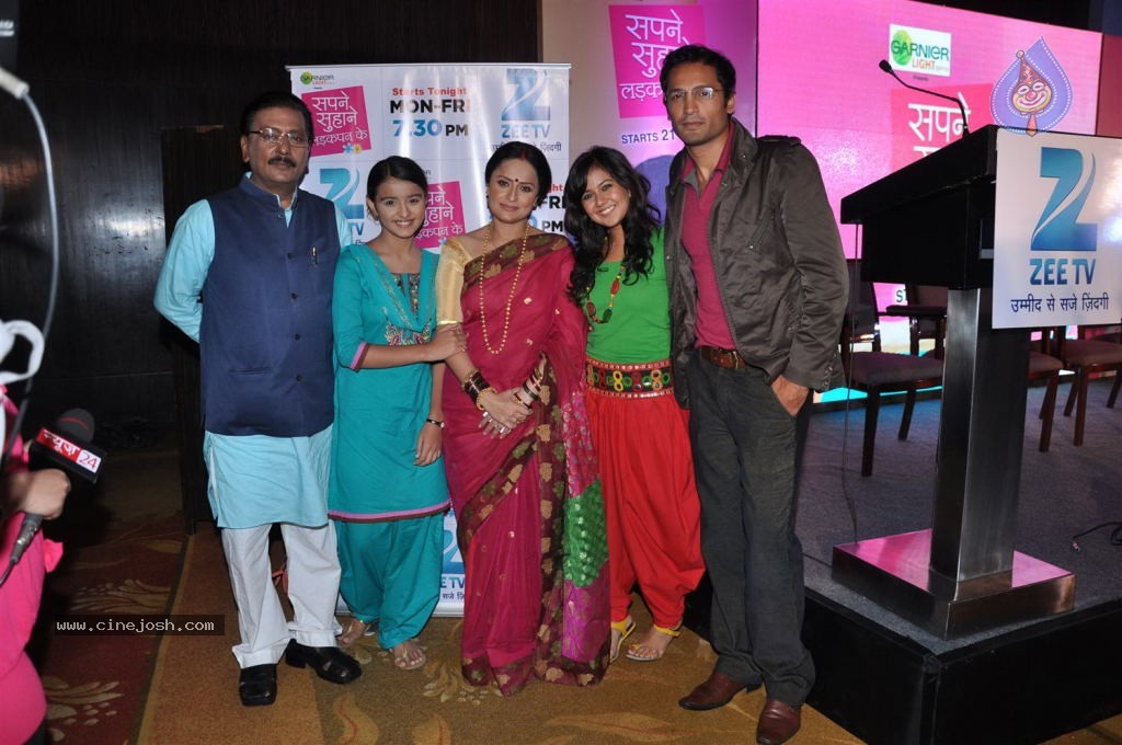 Zee TV Sapne Suhane Ladakpan Ke Show Launch - 11 / 39 photos