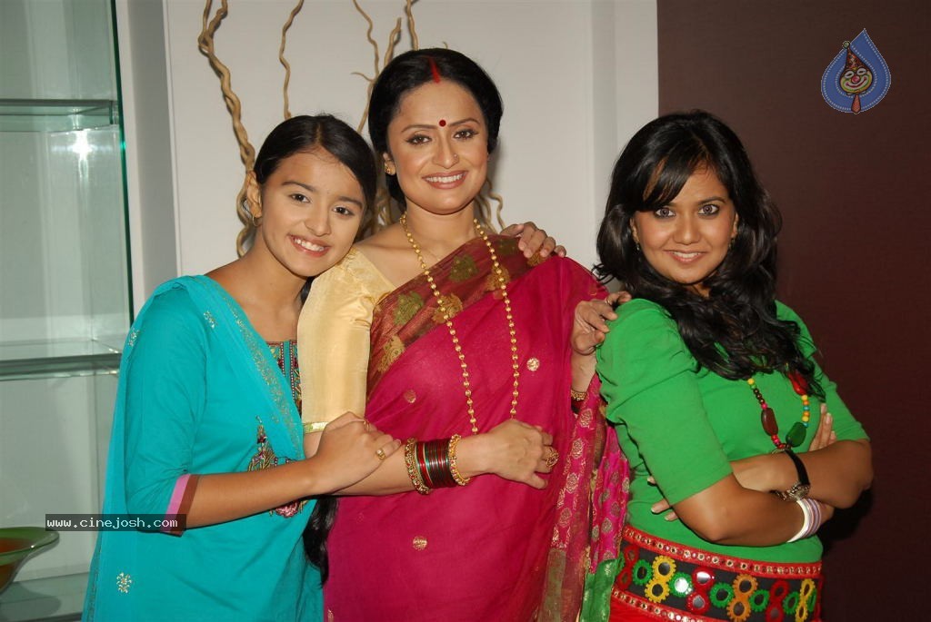 Zee TV Sapne Suhane Ladakpan Ke Show Launch - 14 / 39 photos