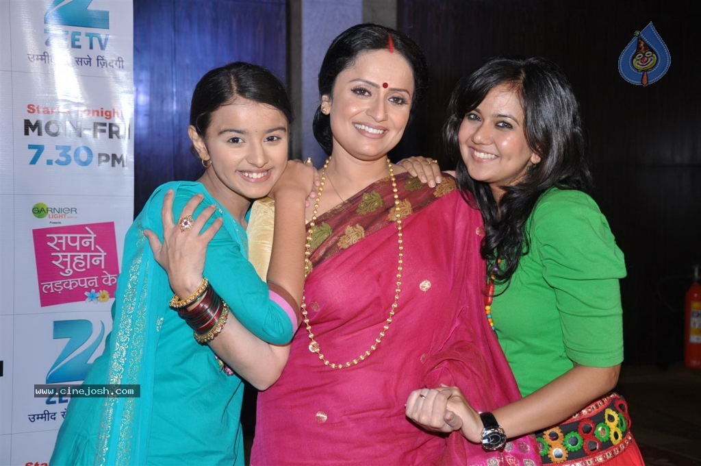 Zee TV Sapne Suhane Ladakpan Ke Show Launch - 16 / 39 photos