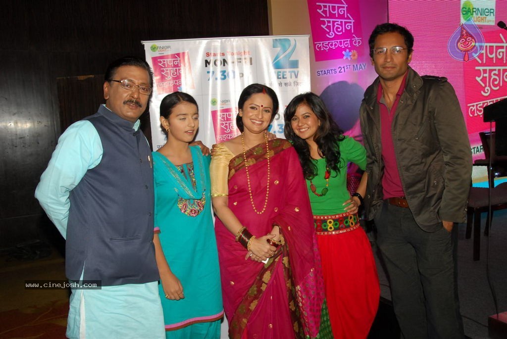 Zee TV Sapne Suhane Ladakpan Ke Show Launch - 26 / 39 photos