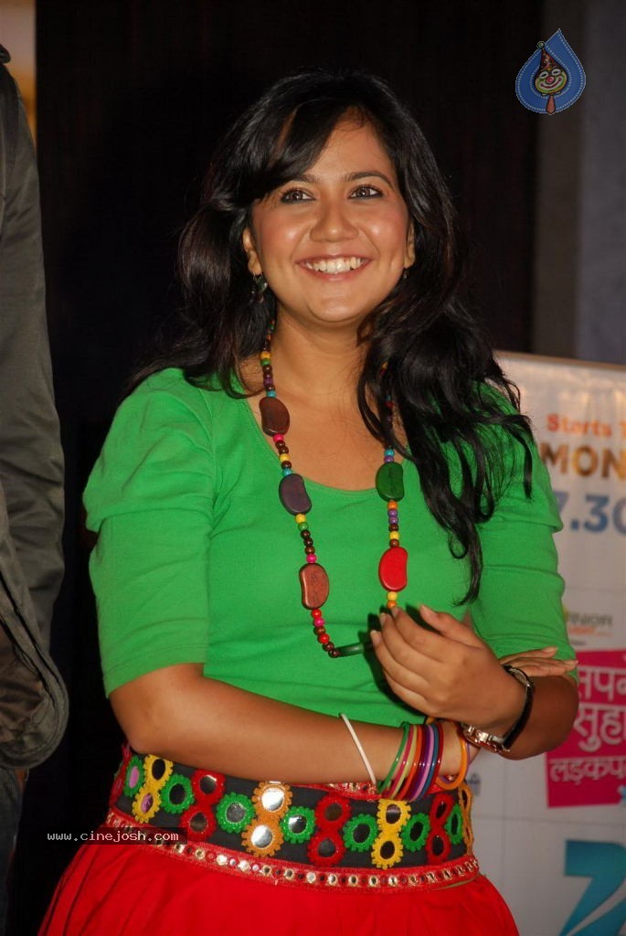 Zee TV Sapne Suhane Ladakpan Ke Show Launch - 31 / 39 photos