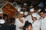 Aamir Khan's Father Tahir Hussian's Funeral - 2 of 25