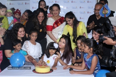 Aishwarya Rai Bachchan Announces Her Fathers Birthday - 17 of 21