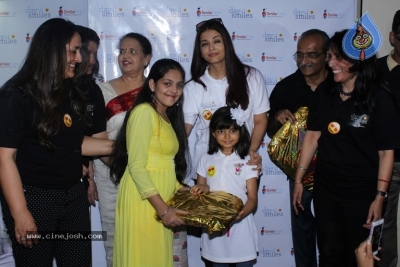 Aishwarya Rai Bachchan Announces Her Fathers Birthday - 19 of 21