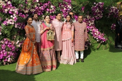Akash Ambani and Shloka Mehta Wedding Reception - 6 of 38