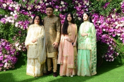 Akash Ambani and Shloka Mehta Wedding Reception - 31 of 38