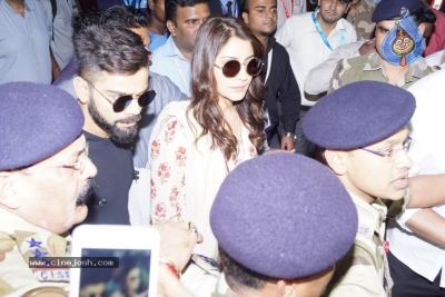 Anushka Sharma And Virat Kohli Spotted At Airport - 3 of 21