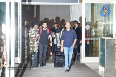 Anushka Sharma And Virat Kohli Spotted At Airport - 15 of 21