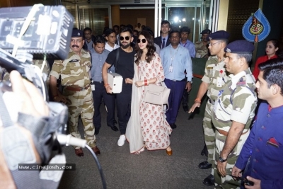Anushka Sharma And Virat Kohli Spotted At Airport - 19 of 21