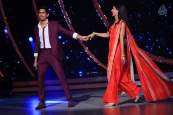 Baar Baar Dekho Team at Set of Jhalak Dikhhla Jaa - 8 of 42