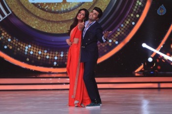 Baar Baar Dekho Team at Set of Jhalak Dikhhla Jaa - 13 of 42