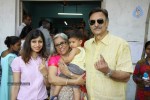 bolly-celebs-snapped-voting-for-loksabha-polls-2014