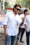 bolly-celebs-snapped-voting-for-loksabha-polls-2014