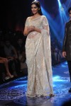 bolly-celebs-walks-the-ramp-at-iijw-2014-grand-finale