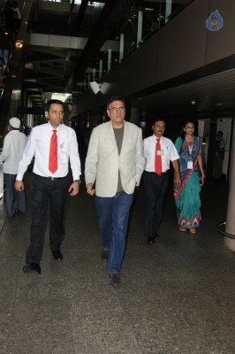 Bollywood Celebrities at Airport - 25 of 41