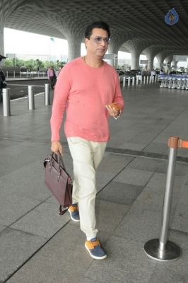 Bollywood Celebrities at Airport - 27 of 41