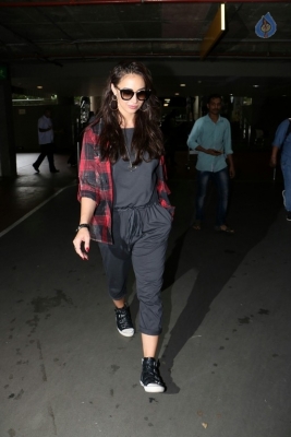 Bollywood Celebrities at Airport - 37 of 41