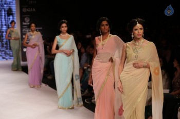 Bollywood Celebrities at IIJW 2015 Show - 69 of 90