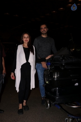 Bollywood Celebrities at Mumbai Airport - 24 of 40