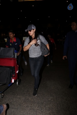 Bollywood Celebrities at Mumbai Airport - 36 of 40