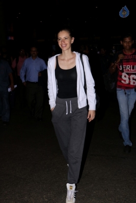Bollywood Celebrities at Mumbai Airport - 40 of 40