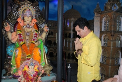 Bollywood Celebrities Celebrates Ganesh Chaturthi Photos - 3 of 53