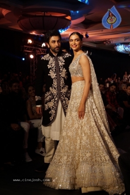 Bollywood Celebrities Ramp Walk At The Mijwan Fashion Show 2018 - 7 of 19
