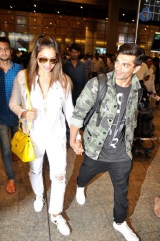 Bollywood Celebrities Spotted at Airport - 10 of 34