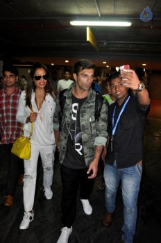 Bollywood Celebrities Spotted at Airport - 11 of 34