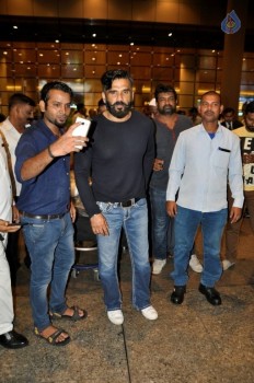 Bollywood Celebrities Spotted at Airport - 14 of 34