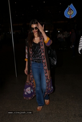 Bollywood Celebrities Spotted at Airport - 19 of 39