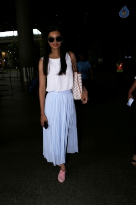 Bollywood Celebrities Spotted at Airport - 30 of 63