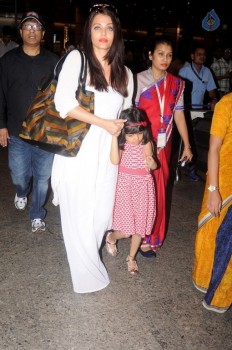 Bollywood Celebrities Spotted at Airport - 5 of 41