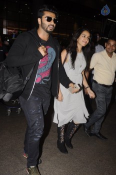 Bollywood Celebrities Spotted at Airport - 38 of 41