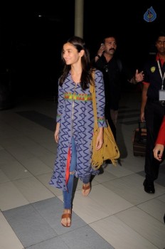 Bollywood Celebrities Spotted at Airport - 41 of 41