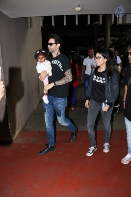 Bollywood Celebrities Spotted at Airport - 21 of 21