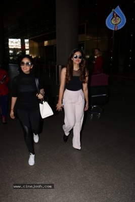 Bollywood Celebrities Spotted at Airport - 19 of 34