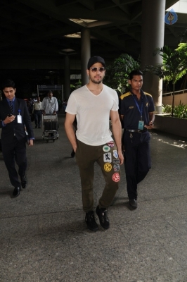 Bollywood Celebrities Spotted at Airport Images - 11 of 18