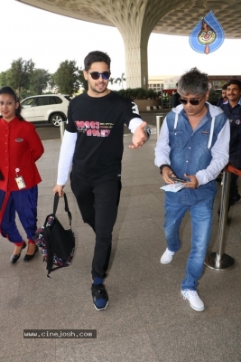 Bollywood Celebrities Spotted at Airport Photos - 5 of 15