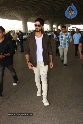 Bollywood Celebrities Spotted at Airport Photos - 11 of 15