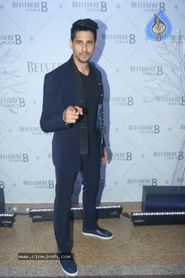 Bollywood Celebs At Belvedere Studio - 16 of 21