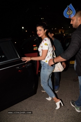 Bollywood Celebs Spotted At Yauatcha BKC - 8 of 12