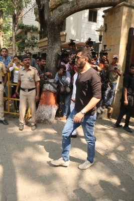 Sridevi Death- Celebs Visit Anil Kapoor Set 2 - 15 of 15