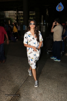 Bollywood Top Actresses Spotted at Airport - 19 of 42