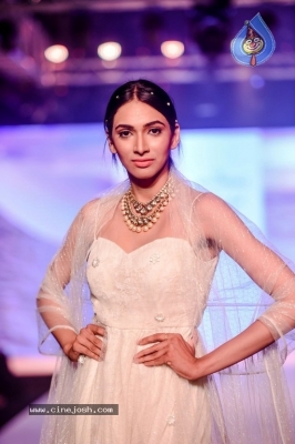 Celebrities at Bombay Times Fashion Week - 22 of 55
