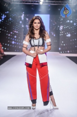 Celebrities at Bombay Times Fashion Week - 45 of 55