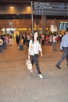 Celebrities at Mumbai Airport  - 14 of 20